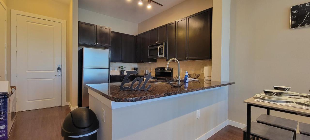Luxury 1Br Condo Wbalcony - Galleriariver Oak Houston Luaran gambar