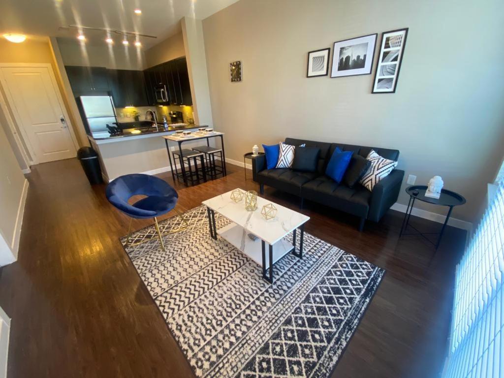 Luxury 1Br Condo Wbalcony - Galleriariver Oak Houston Luaran gambar